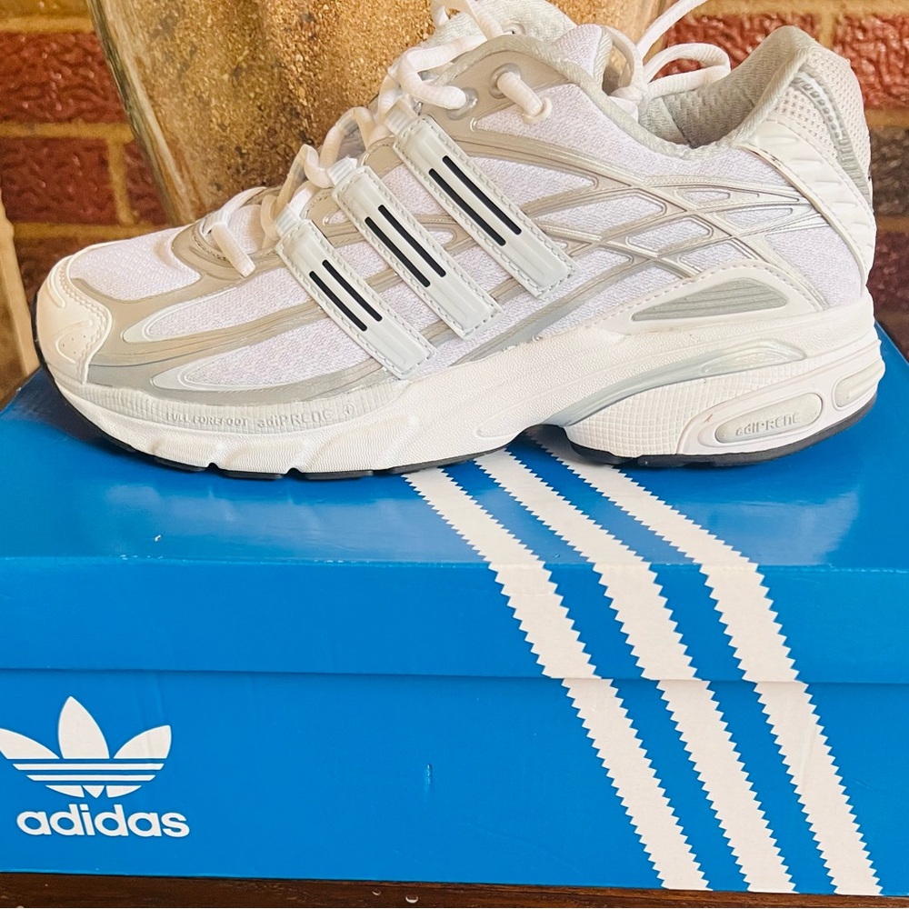 Adidas Sneakers Size 8